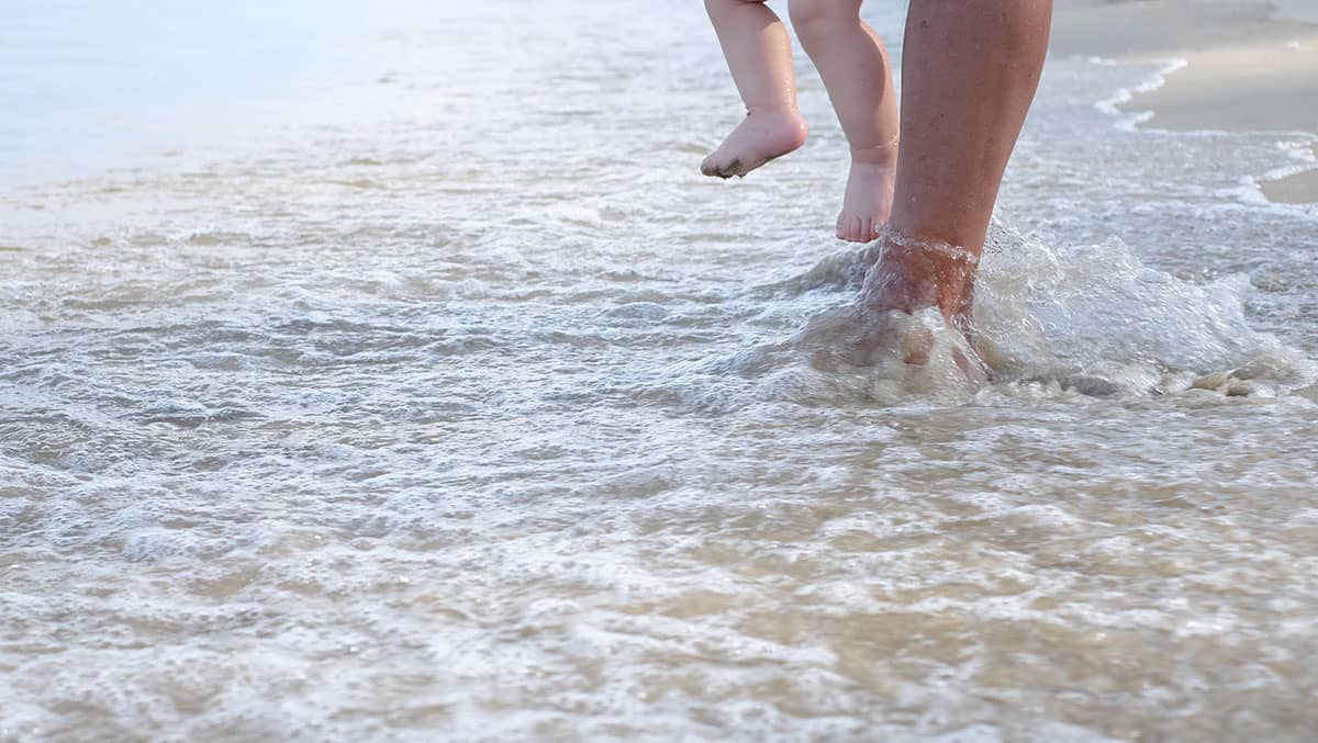 people using ocean therapy for addiction