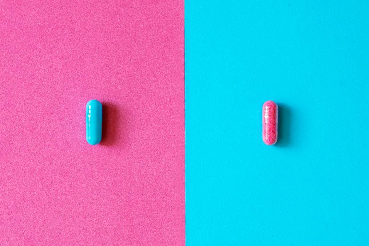 a blue pill on a pink background and a pink pill on a blue background showing suboxone vs methadone