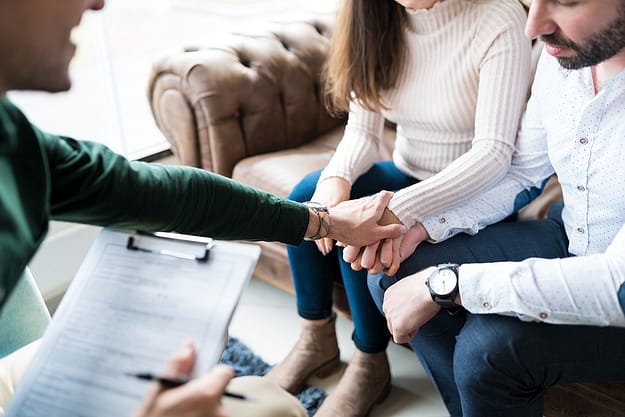 man and women going to counseling for Opioid Treatment