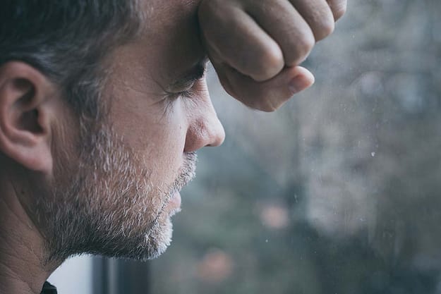 man wonders how many Floridians die from drugs