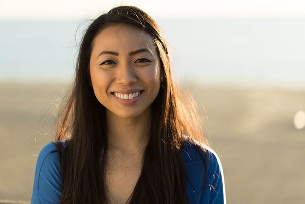 woman smiling because she knows what is smart recovery