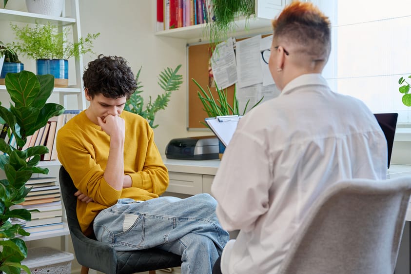 A teen asking, "How does trauma affect the brain?"